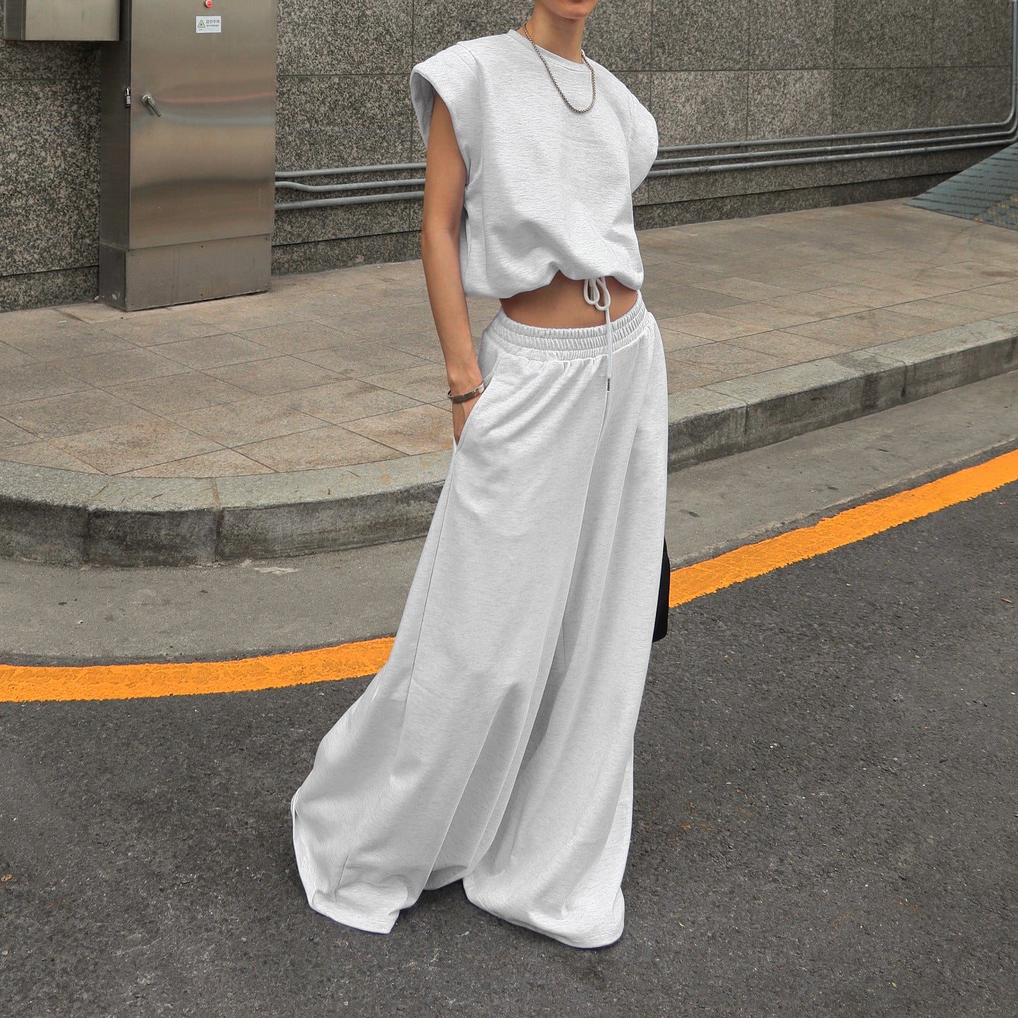 Sleeveless Top and Floor-Length Wide-Leg Pants Women's Two-Piece Set