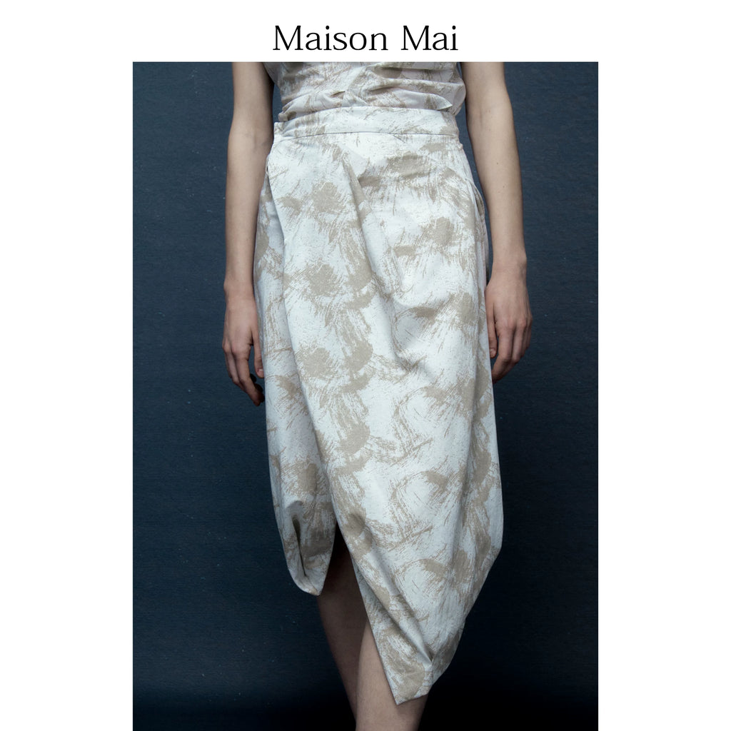 Water Ripple Design Skirt with Asymmetric Slit