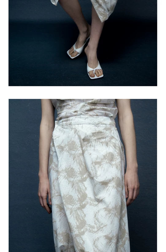 Water Ripple Design Skirt with Asymmetric Slit
