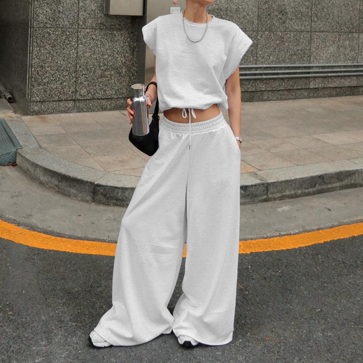 Sleeveless Top and Floor-Length Wide-Leg Pants Women's Two-Piece Set