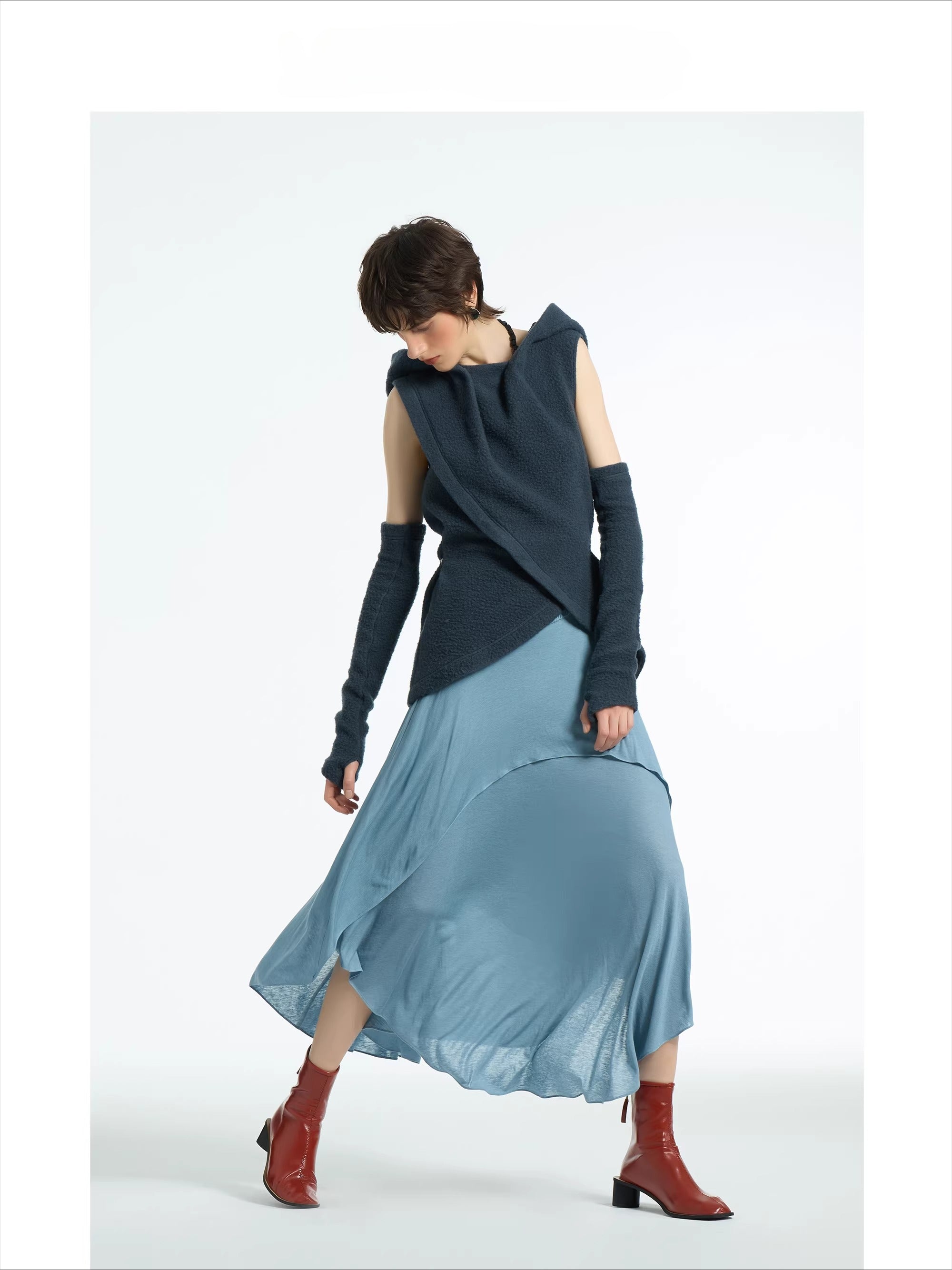 Vest-style top in blue wool fleece